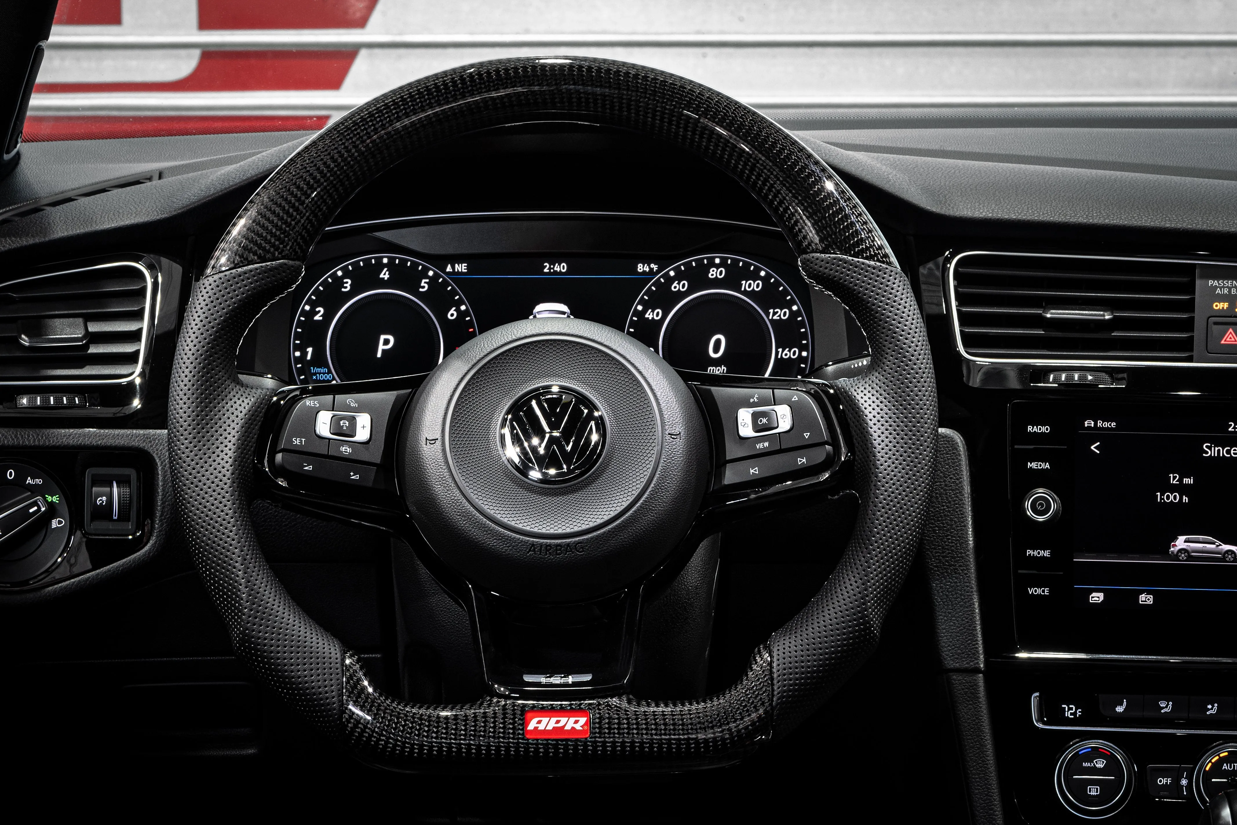 APR STEERING WHEEL - CARBON FIBER & PERFORATED LEATHER - MK7 GTI/GLI