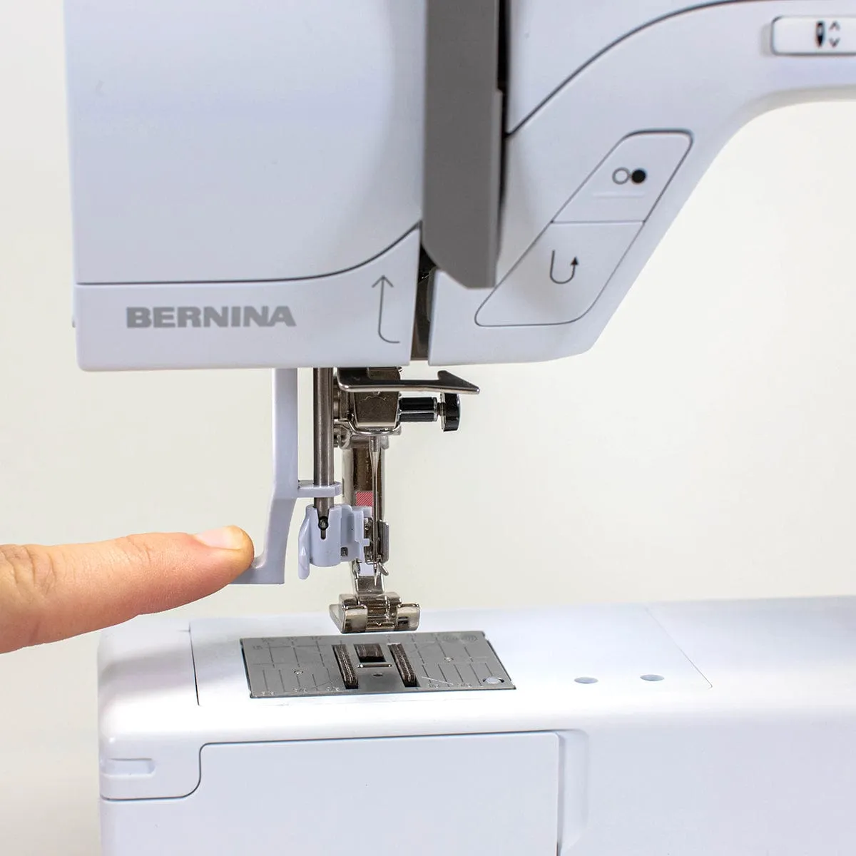 Bernina 325 Sewing Machine