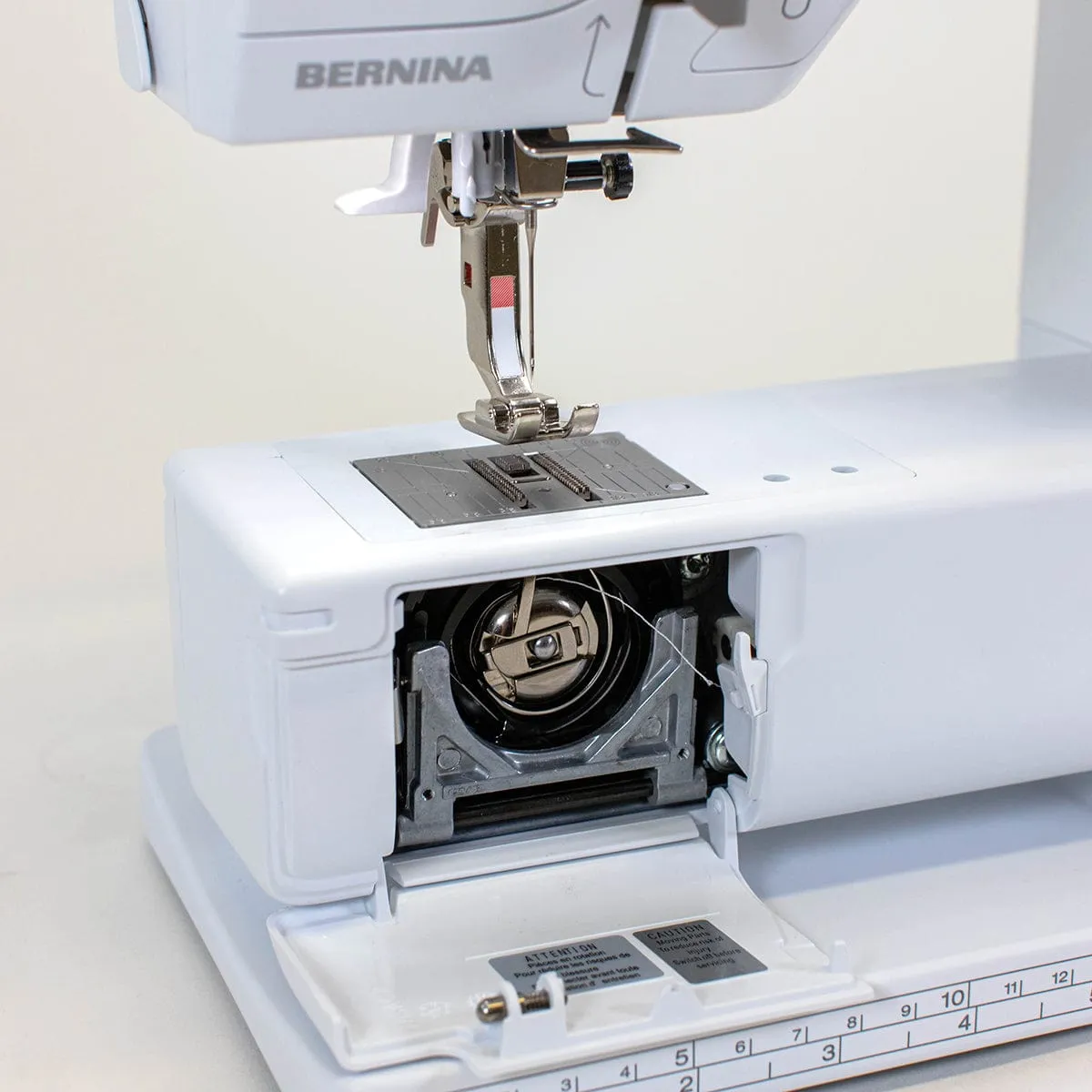 Bernina 325 Sewing Machine