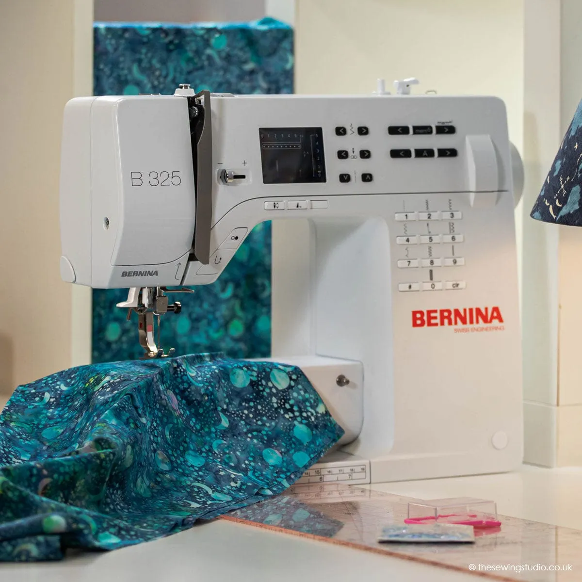 Bernina 325 Sewing Machine