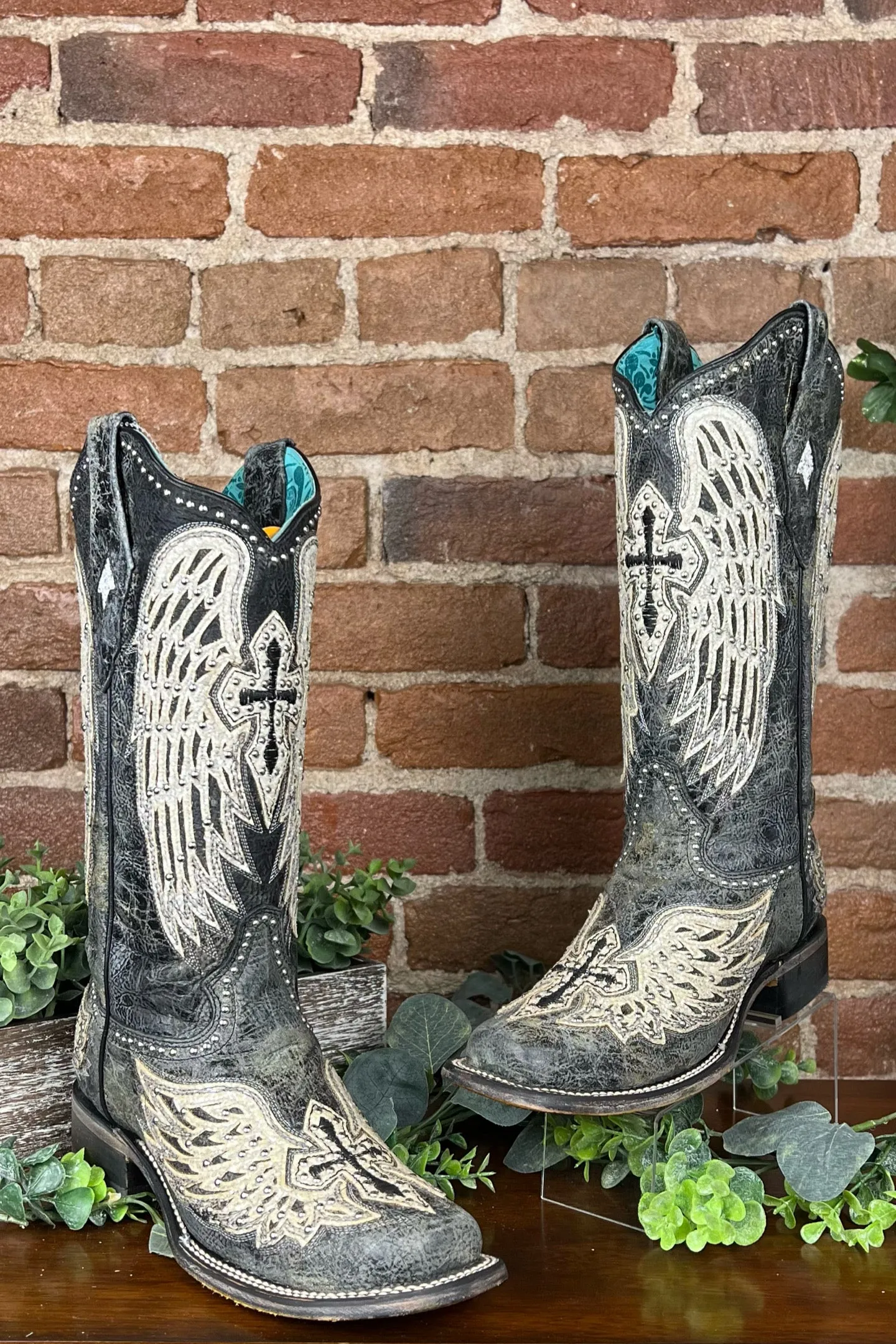 Corral Women's Black Cross & Wings Stud Boots