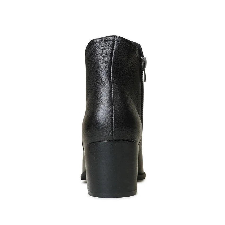 Mockas Black Leather Ankle Boots