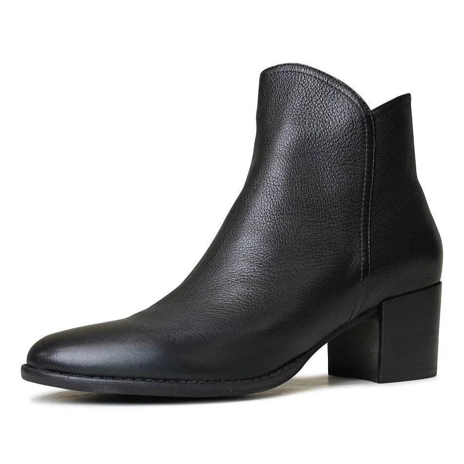 Mockas Black Leather Ankle Boots