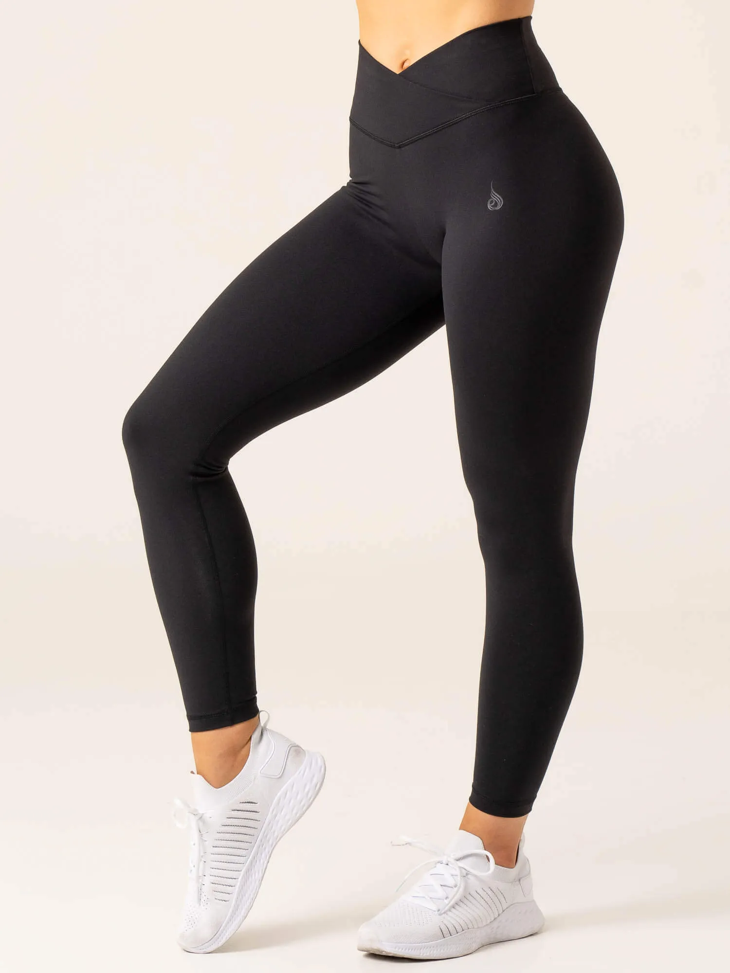 Momentum Cross Over Scrunch Leggings - Black