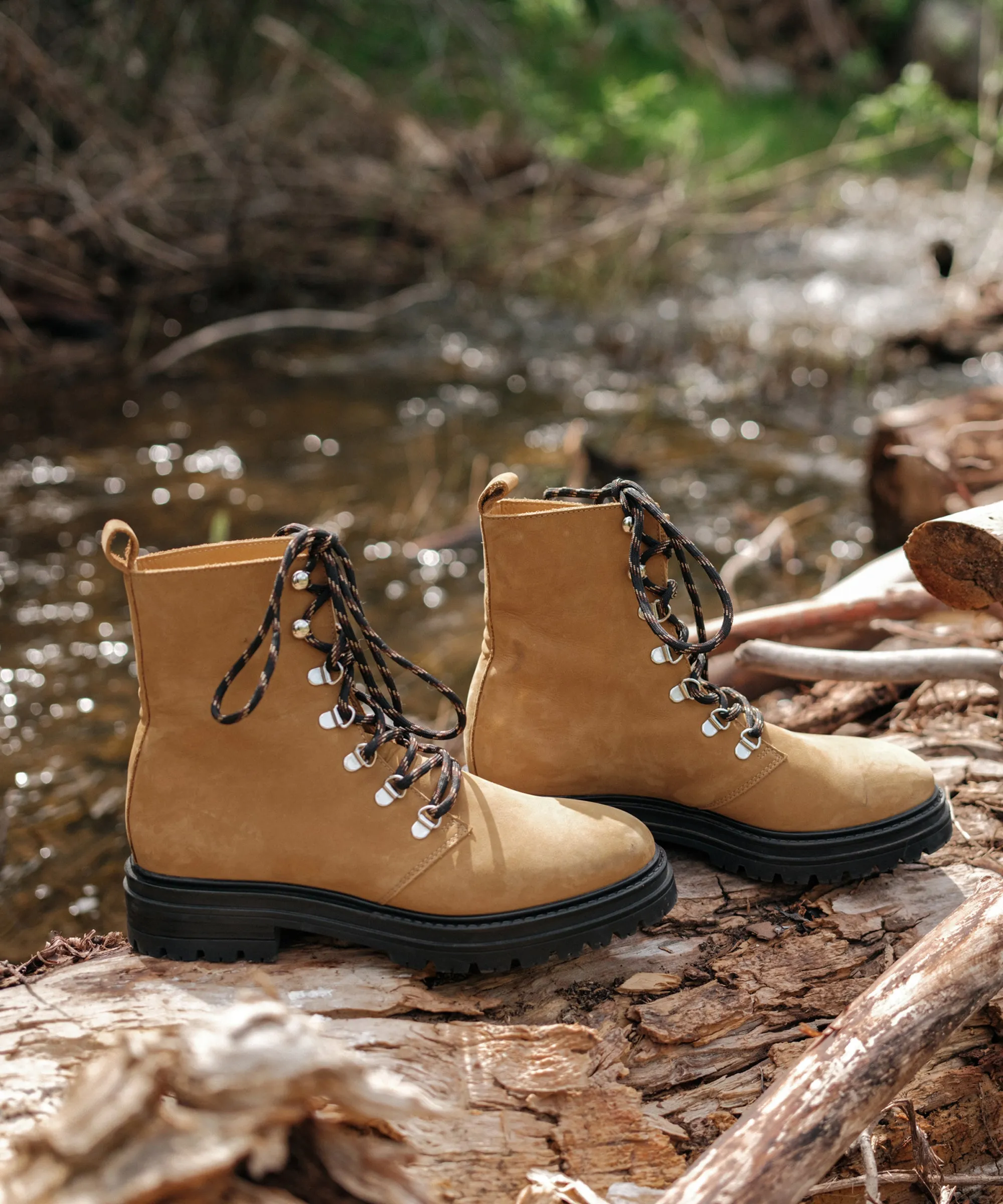 Oiled Leather Mountain Boot