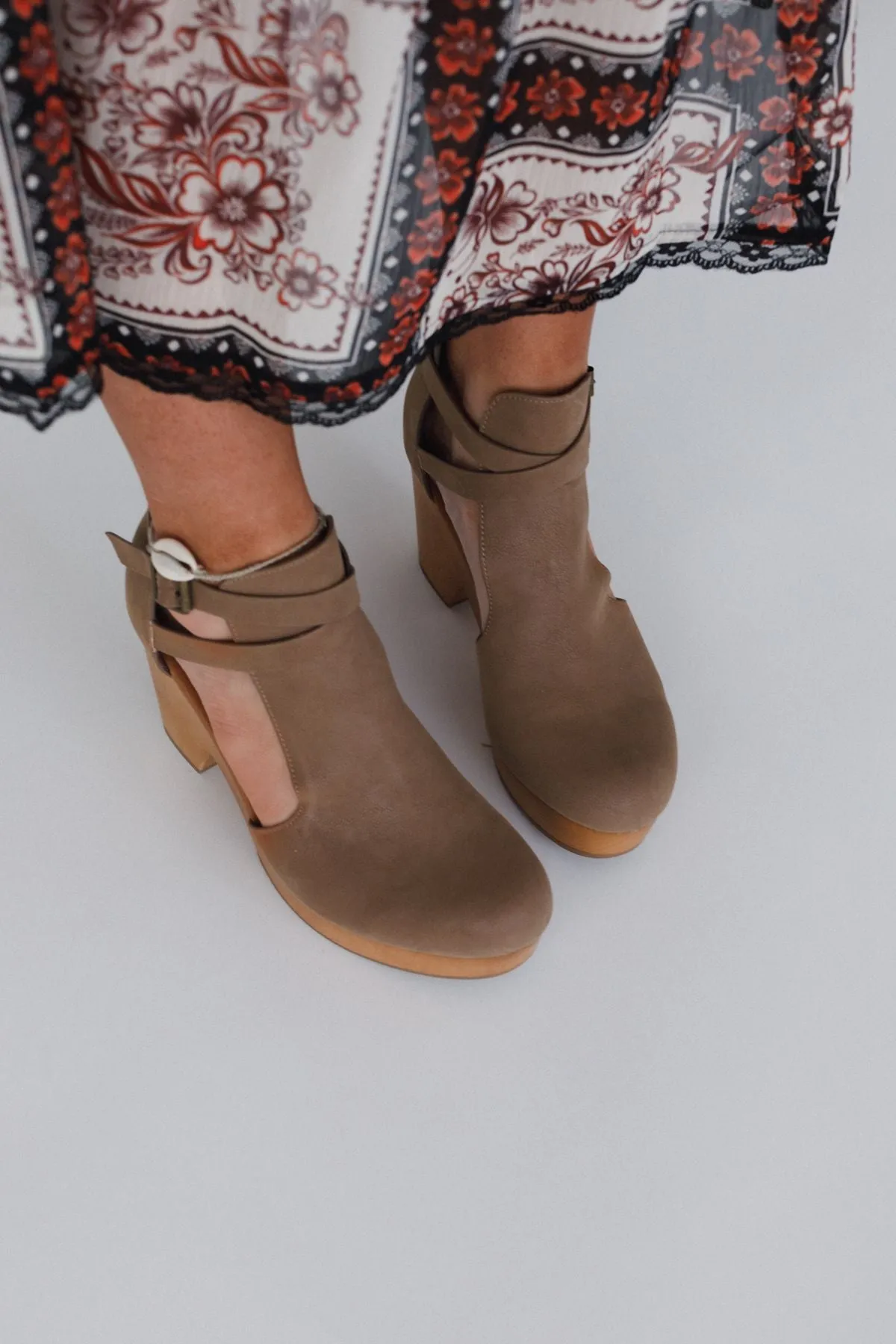 Sundance Clog - Taupe