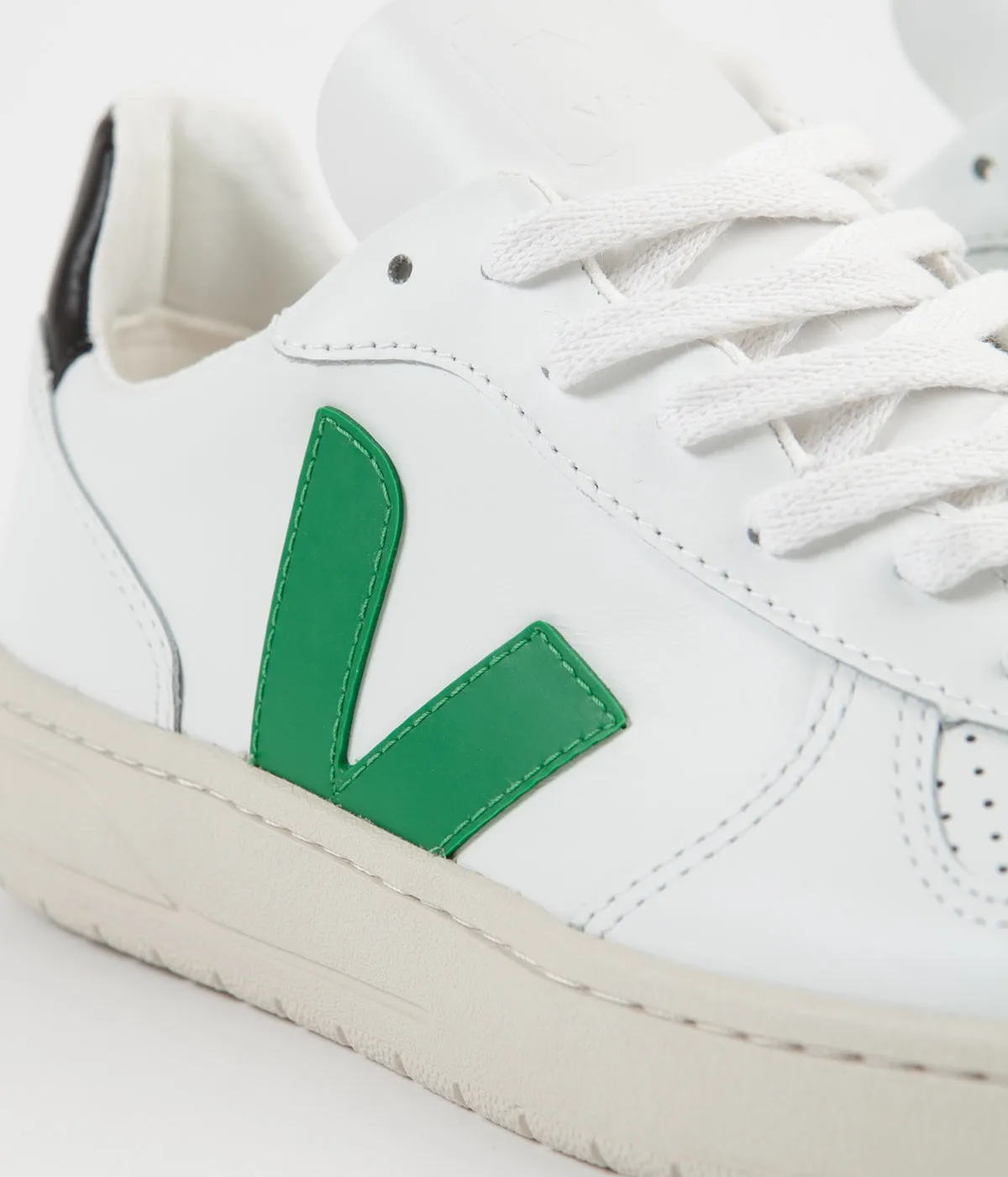 Veja V-10 Leather Shoes - Extra White / Emeraude / Black