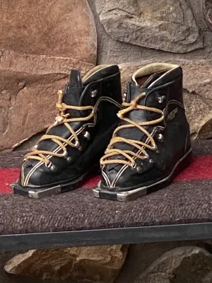 Vintage Daiichi Otaru Leather Downhill Ski Boots